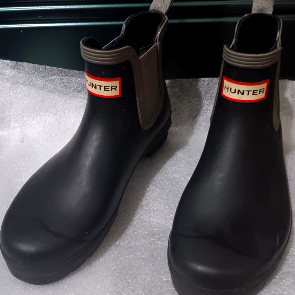 Hunter mid black women's size 8 rain boots